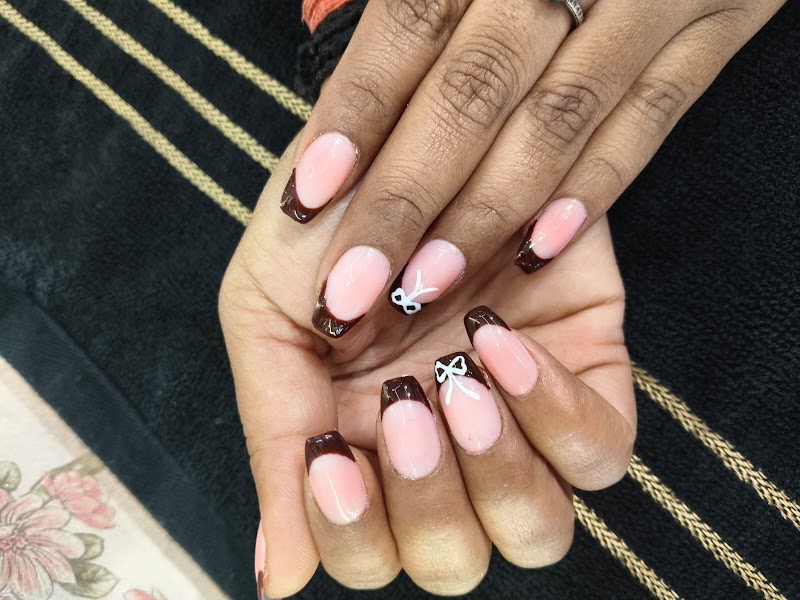 Petal Glow Makeup And Nail Studio Manish Nagar, make-up artist in Besa Pipla, India, photo 3 of 10