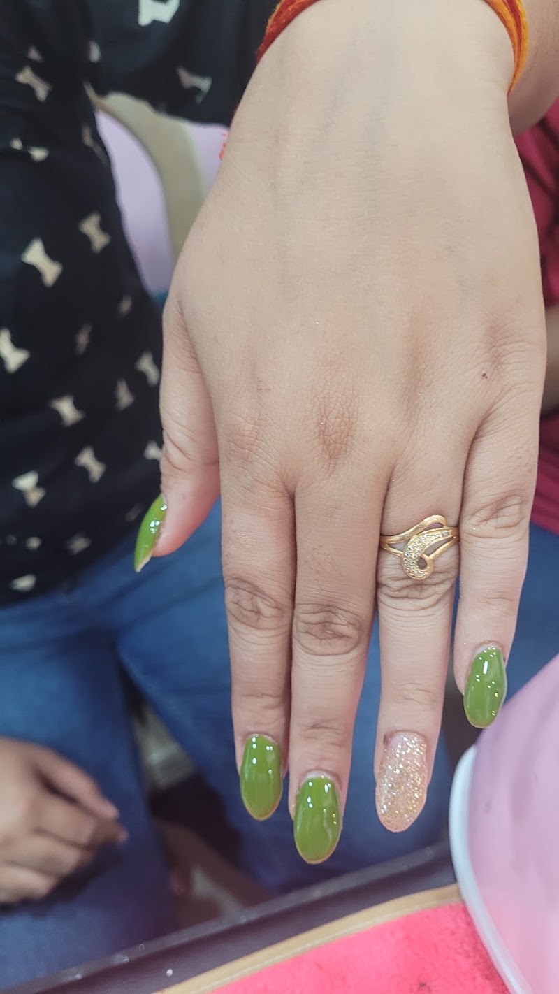 Petal Glow Makeup And Nail Studio Manish Nagar, make-up artist in Besa Pipla, India, photo 5 of 10