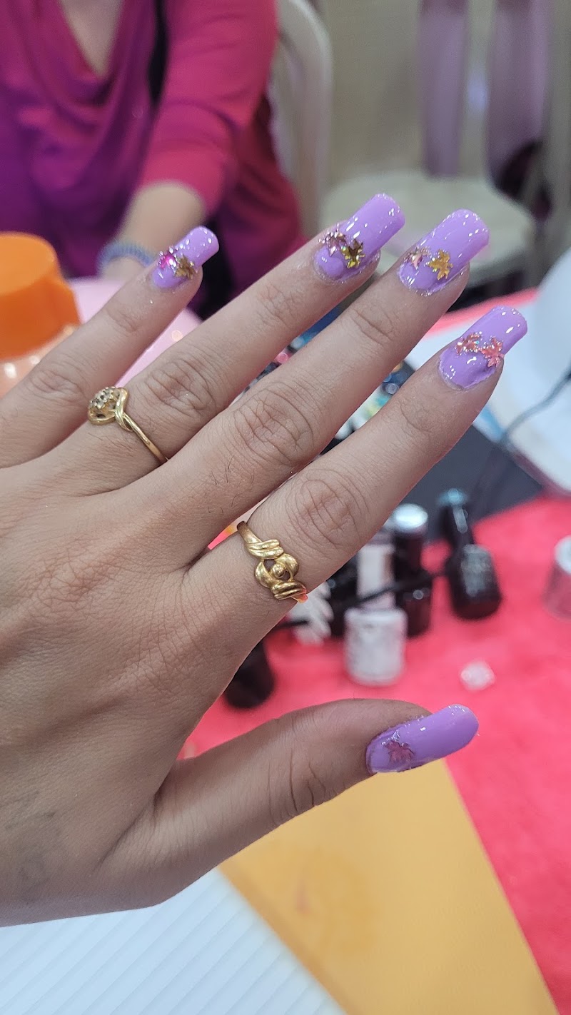 Petal Glow Makeup And Nail Studio Manish Nagar, make-up artist in Besa Pipla, India, photo 6 of 10
